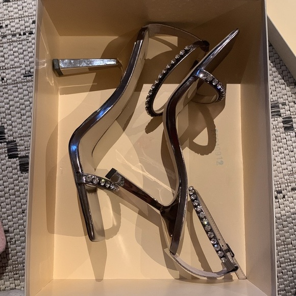 BNWT Marc Fisher Karima Pewter Heels - Picture 7 of 7